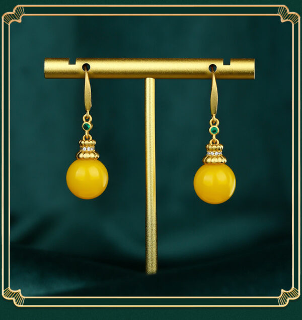 A Delicate CC Earring Choice